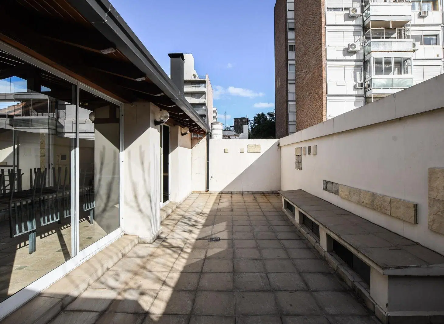 Venta departamento de 1 dormitorio con balcón y amenities zona Centro ,Rosario 4