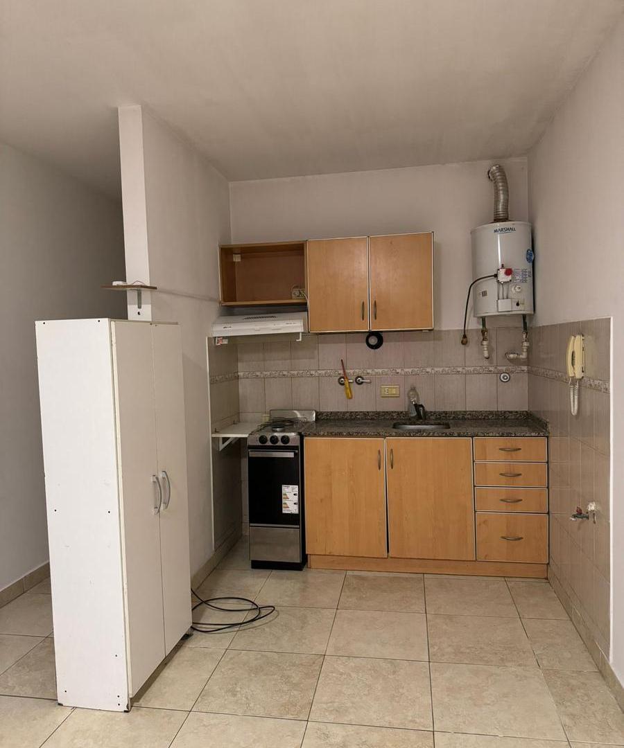 Foto de VENTA. Monoambiente ideal inversión. Parrillero en terraza común, imagen 5
