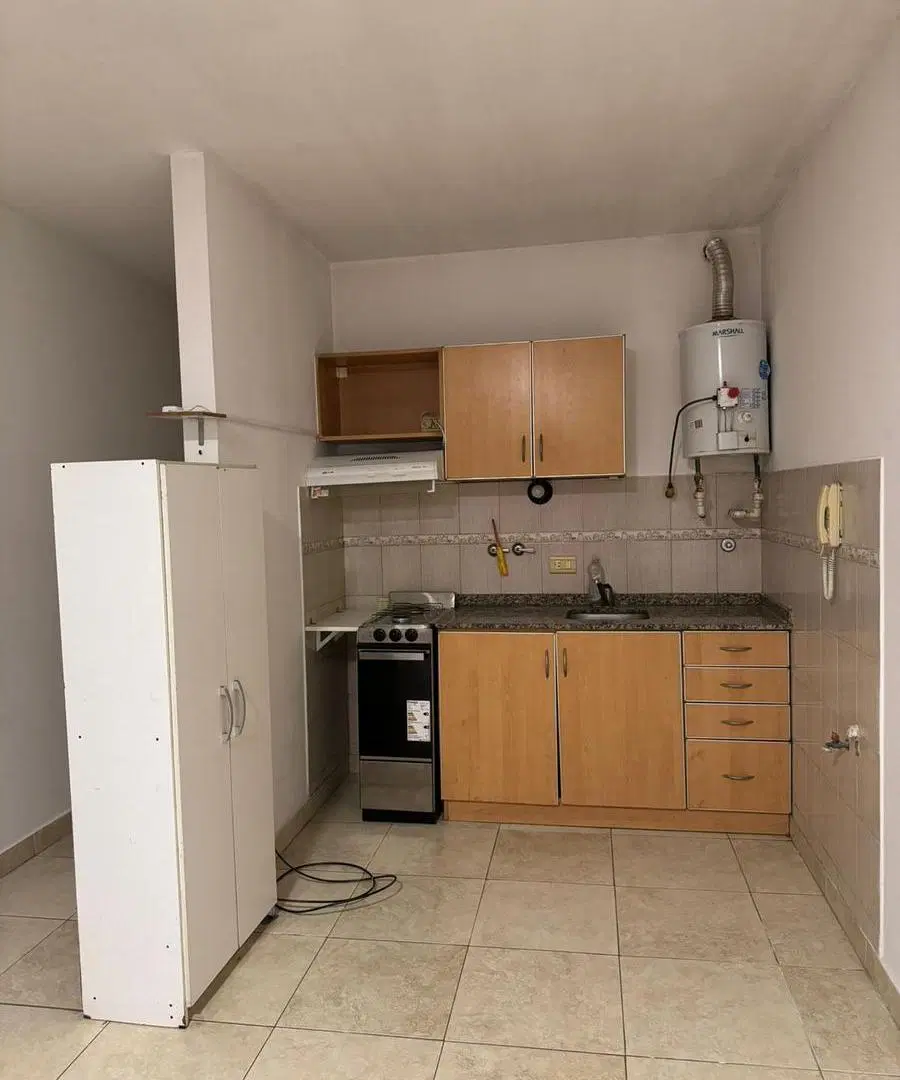 VENTA. Monoambiente ideal inversión. Parrillero en terraza común. Republica de la Sexta, Rosario. 4