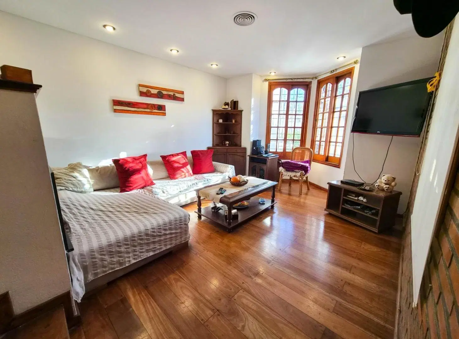 VENTA casa de 2 plantas con 3/4 dormitorios, Quincho y piscina barrio España y Hospitales, Rosario 8