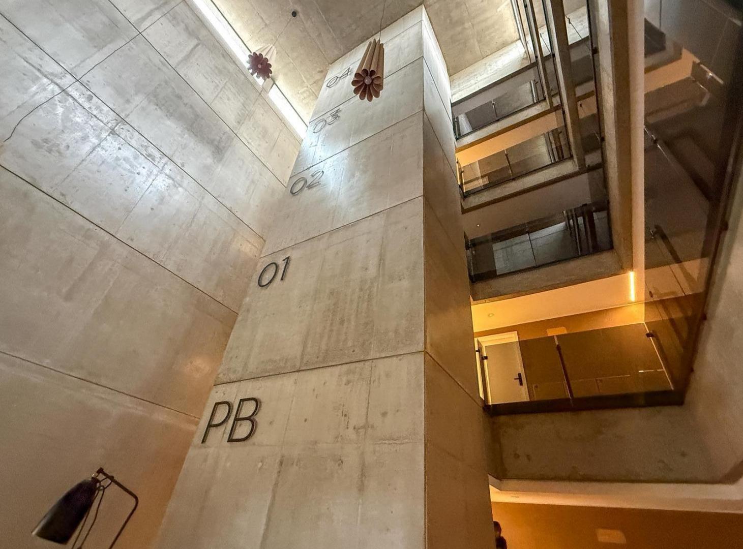 Foto de Alquiler mmonoambiente con balcón en edificio Ana de Fundar, Lisandro, imagen 3