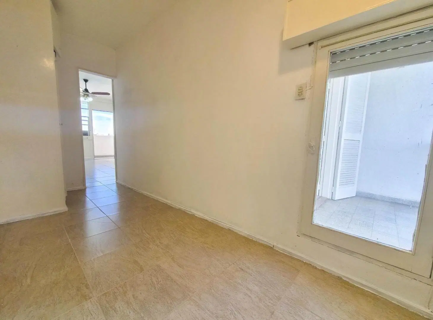 VENTA. Departamento de un dormitorio mas comodín a metros de Parque Urquiza. Barrio Martin. 5