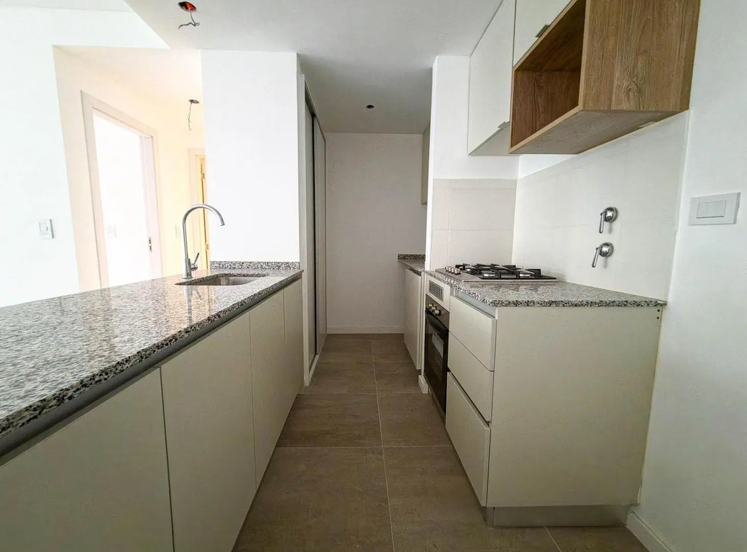VENTA. Departamento de un dormitorio con parrillero y amenities calidad premium. Centro, Rosario. 3