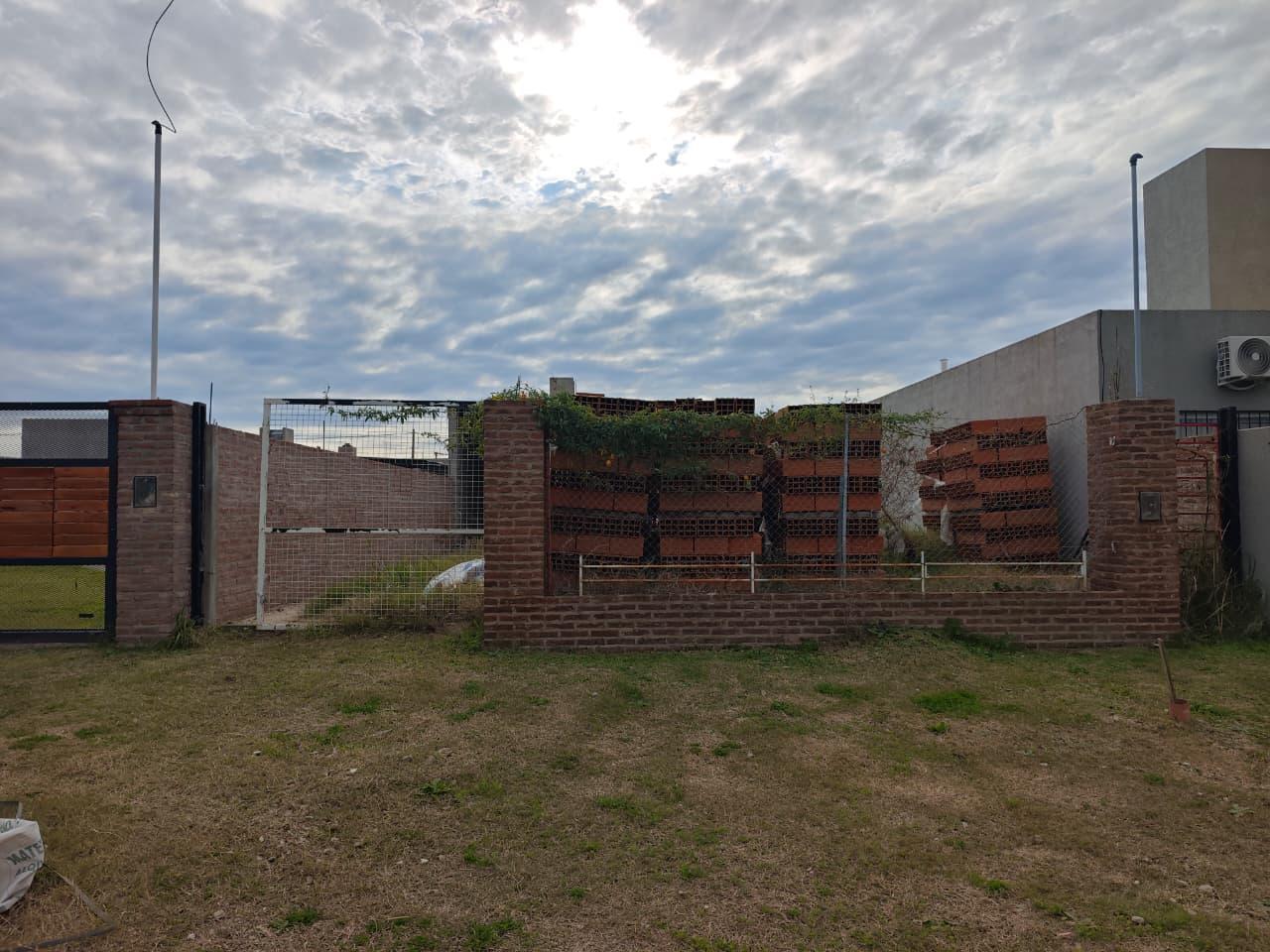 Venta terreno con quincho y parrillero, EcoPueblo,Alvear