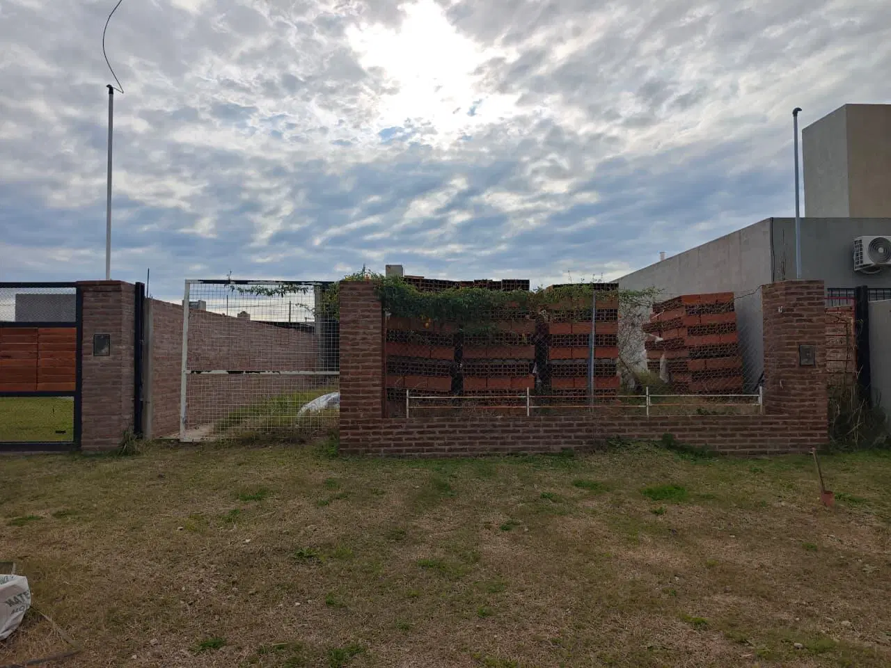 Venta terreno con quincho y parrillero, EcoPueblo,Alvear 2
