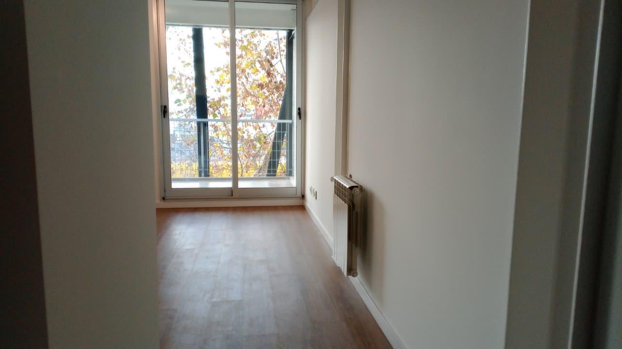 Alquiler departamento de 1 dormitorio con balcón en barrio Nuestra Señora de Lourdes, Rosario