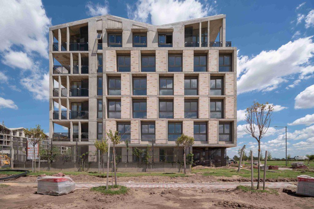 Foto de Venta departamento de 3 dormitorios con patio y amenities ,Arboria I, imagen 2