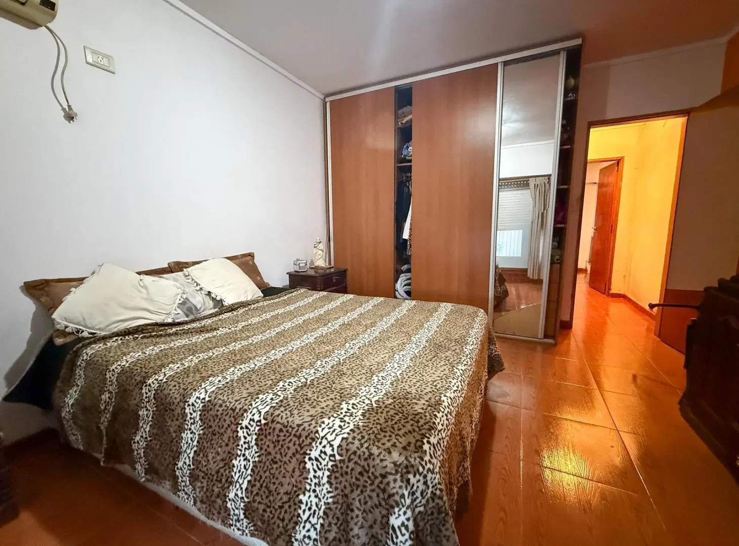 Venta casa de 2 dormitorios con cochera y patio seco, Alberdi, Rosario 8