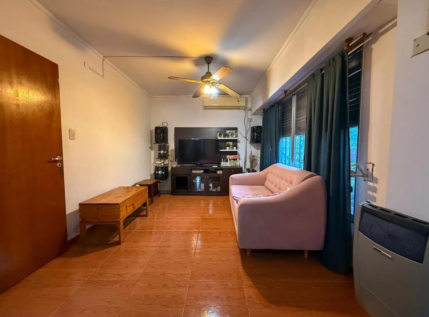 Venta casa de 2 dormitorios con cochera y patio seco, Alberdi, Rosario 1