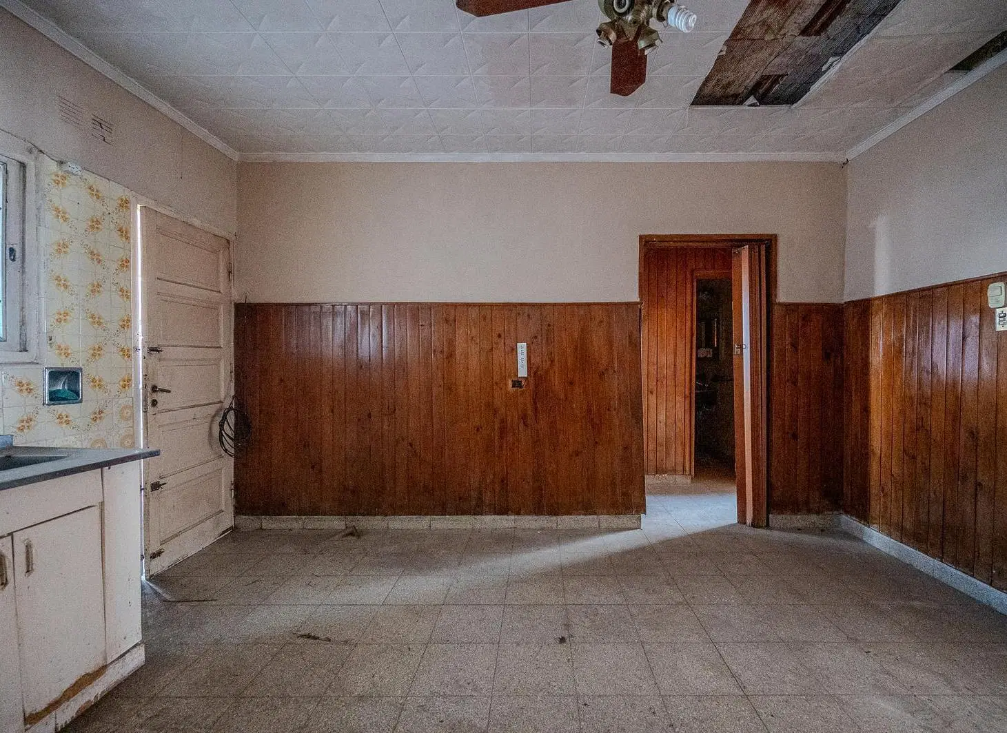 Venta casa de 2 dormitorios, doble cochera y jardín barrio Las Heras, Rosario 2
