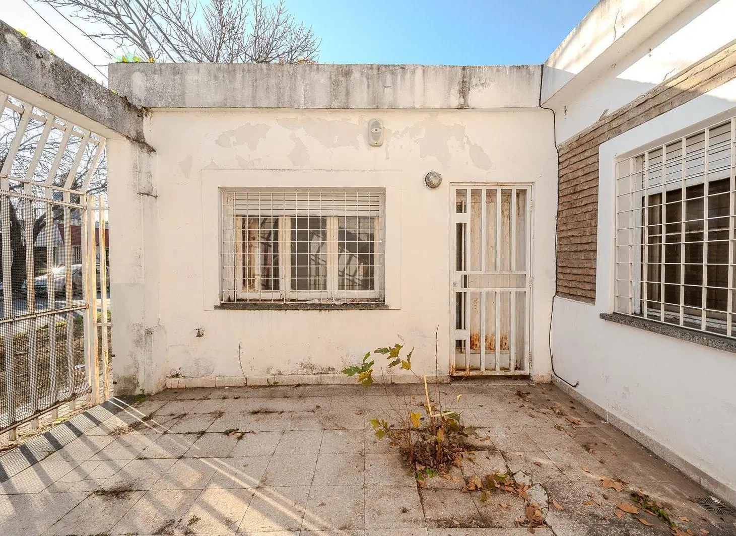 Venta casa de 2 dormitorios, doble cochera y jardín barrio Las Heras, Rosario 5