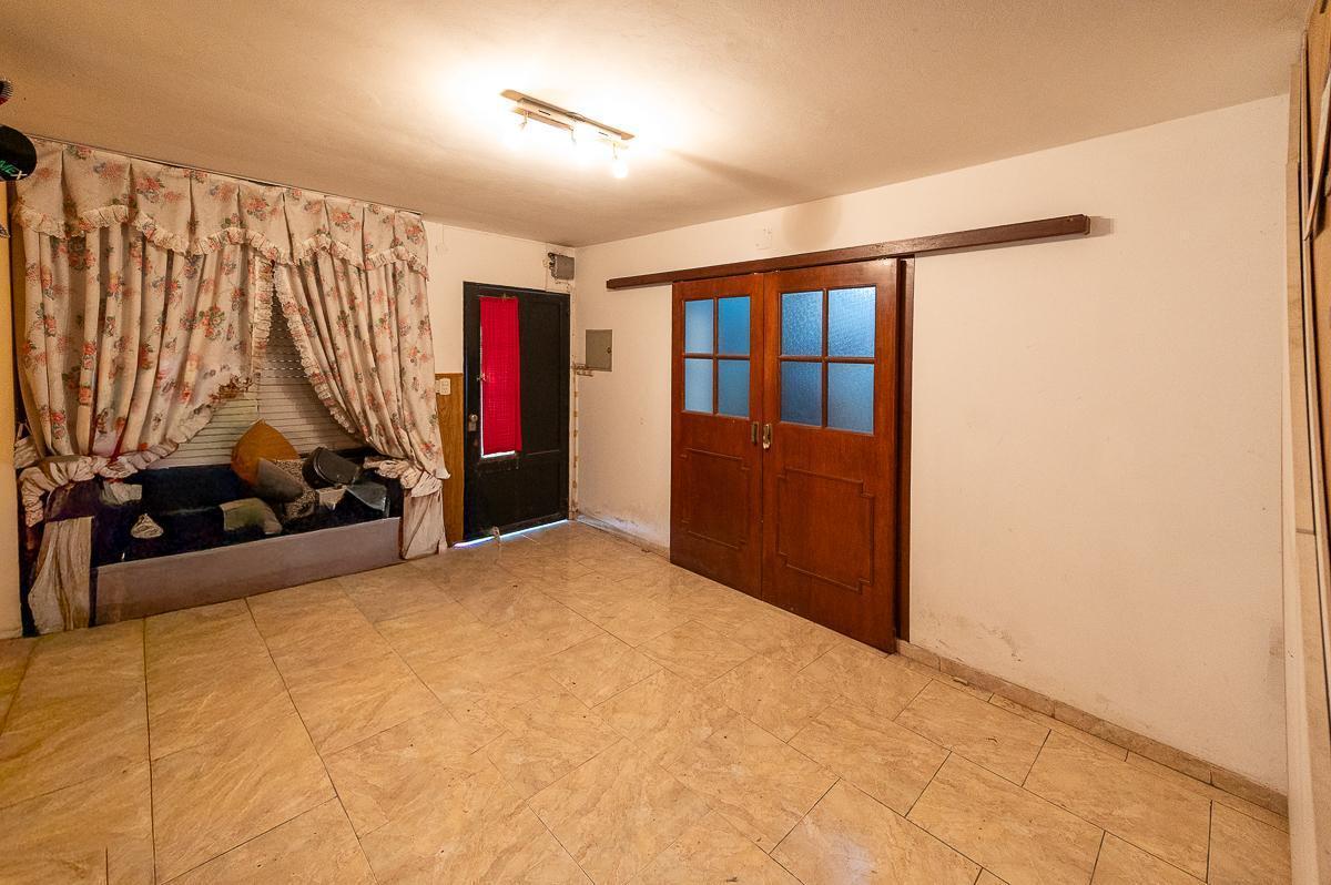 Foto de Venta casa de 3 dormitorios con doble cochera y patio barrio Saladillo, imagen 5