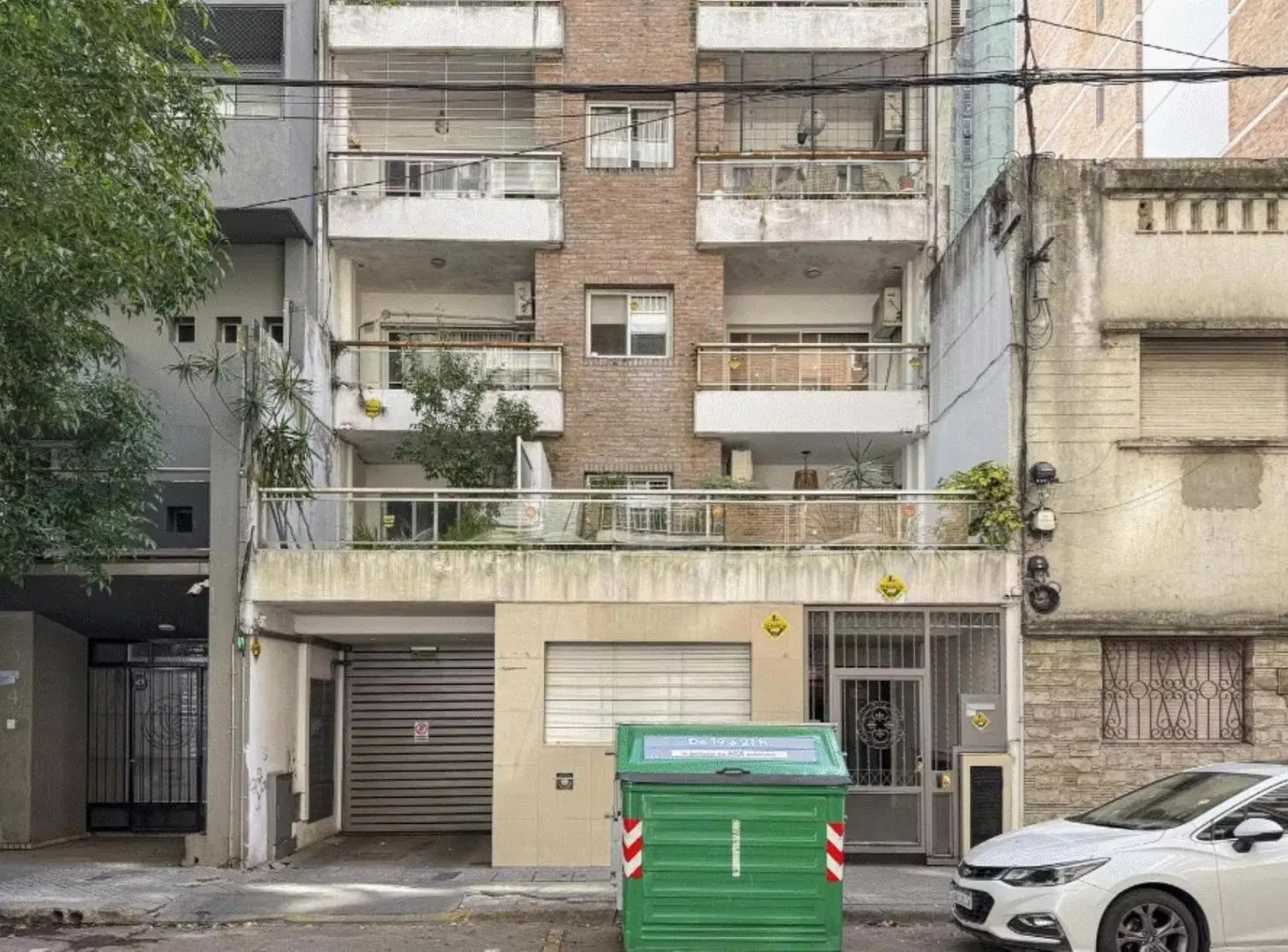 Venta departamento piso exclusivo de 3 dormitorios con cochera Zona Rio ,Rosario 2