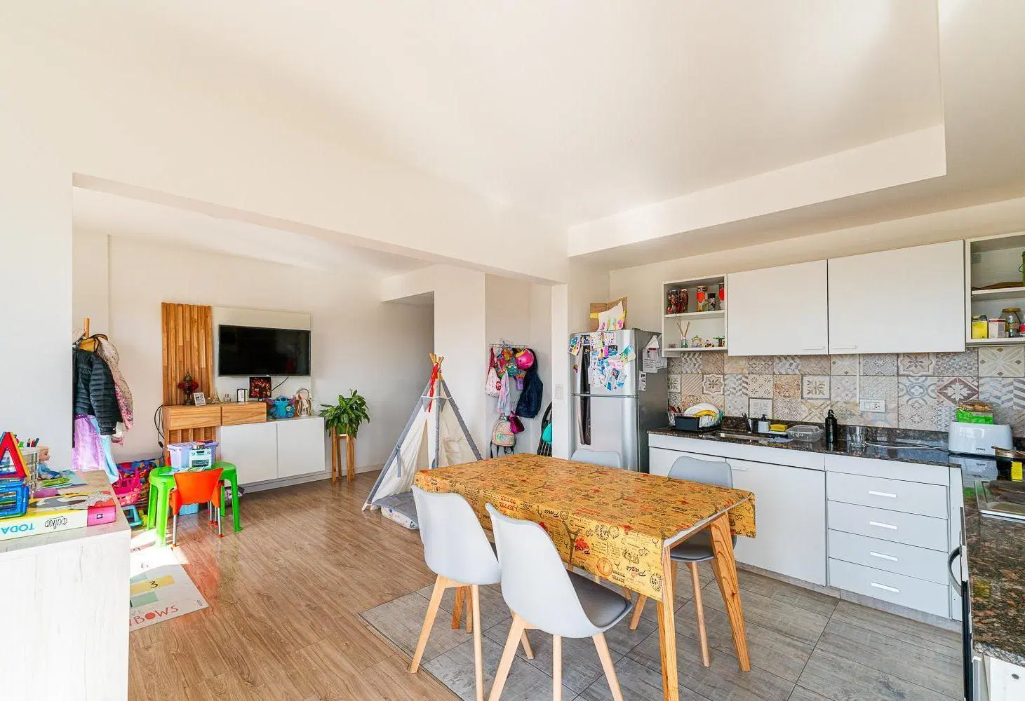 Venta departamento de 2 dormitorios con cochera Alberdi, Rosario 2