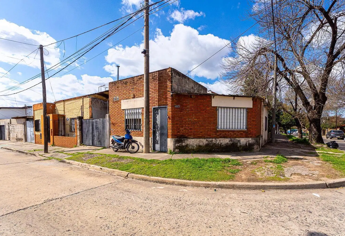 Venta casa de 3 dormitorios con cochera barrio Lisandro de la Torre, Rosario 1