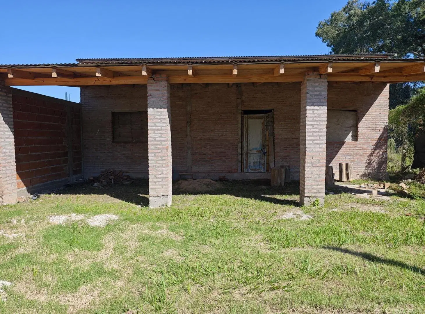 Venta terreno con construcción empezada barrio Lomas de Alicia, Granadero Baigorria 8