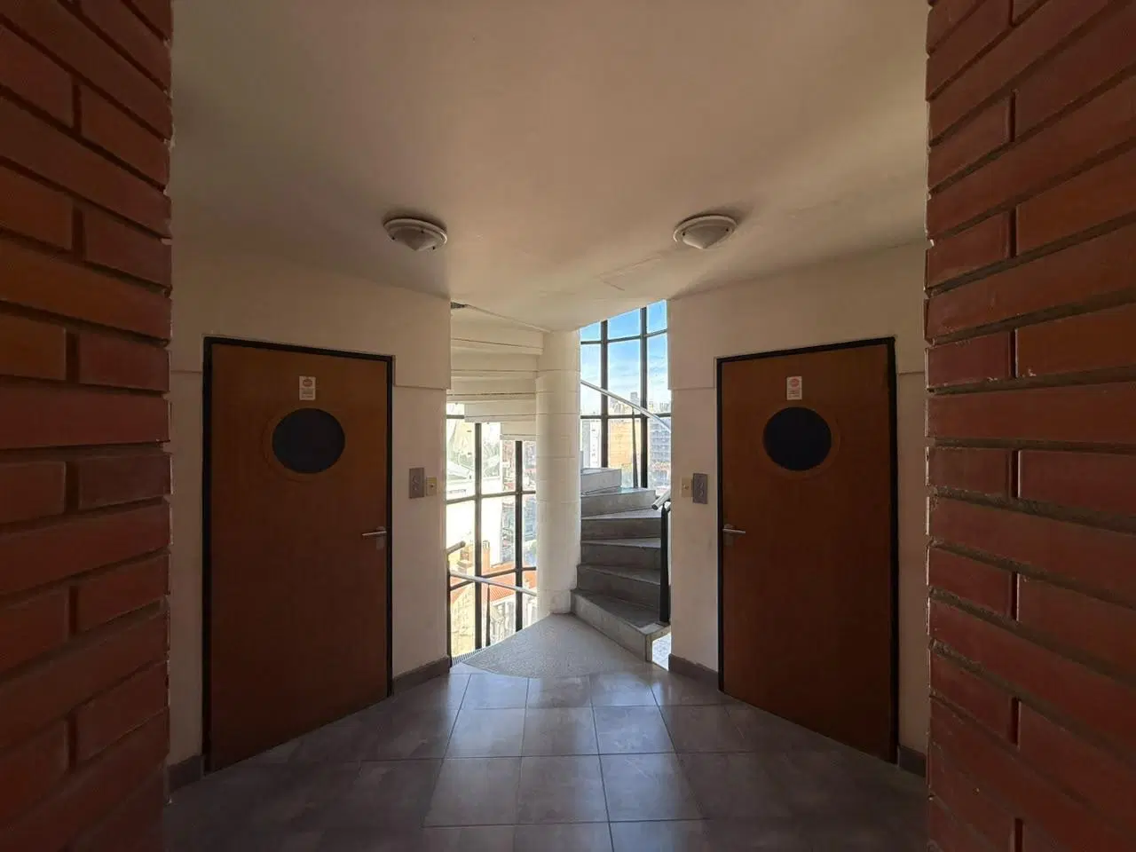Venta departamento 1 dormitorio con balcón y vista parcial al Rio, barrio Martin, Rosario 5
