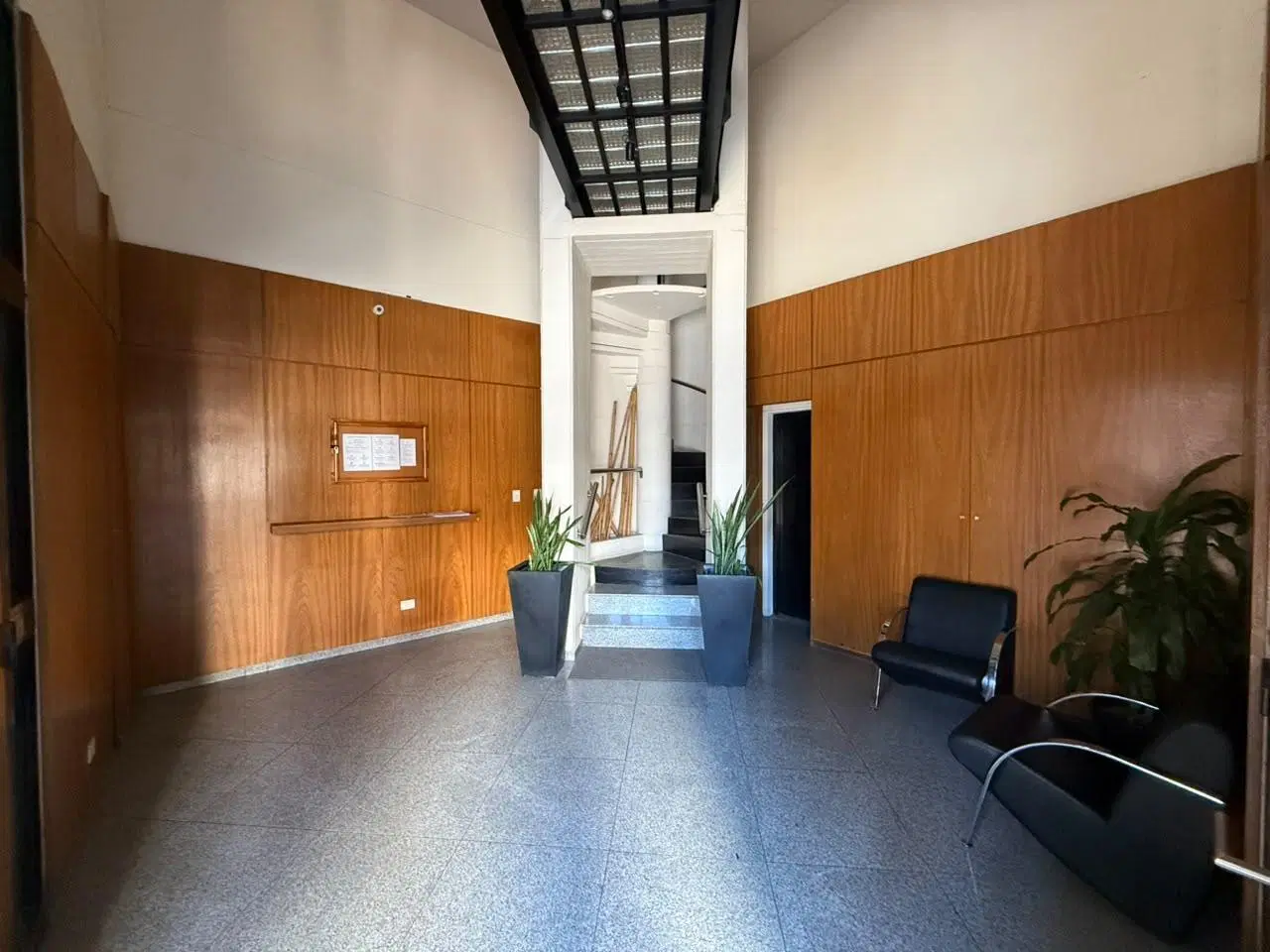 Venta departamento 1 dormitorio con balcón y vista parcial al Rio, barrio Martin, Rosario 1