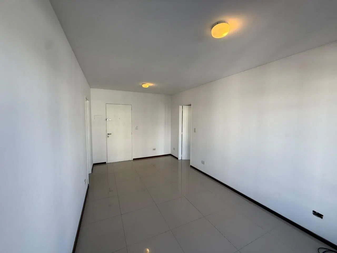Venta departamento 1 dormitorio con balcón y vista parcial al Rio, barrio Martin, Rosario 4