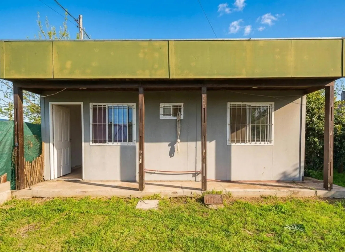 Venta casa de 1 dormitorio con jardín y pileta, Las Carolinas 2