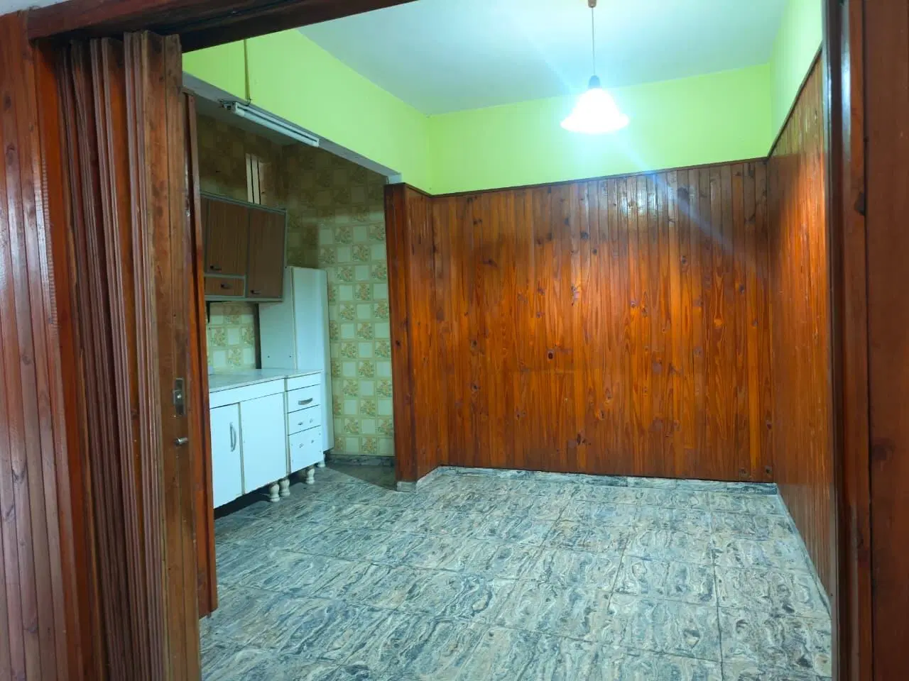 Venta casa a reciclar de 2 dormitorios con patio cerrado ,Fisherton 3