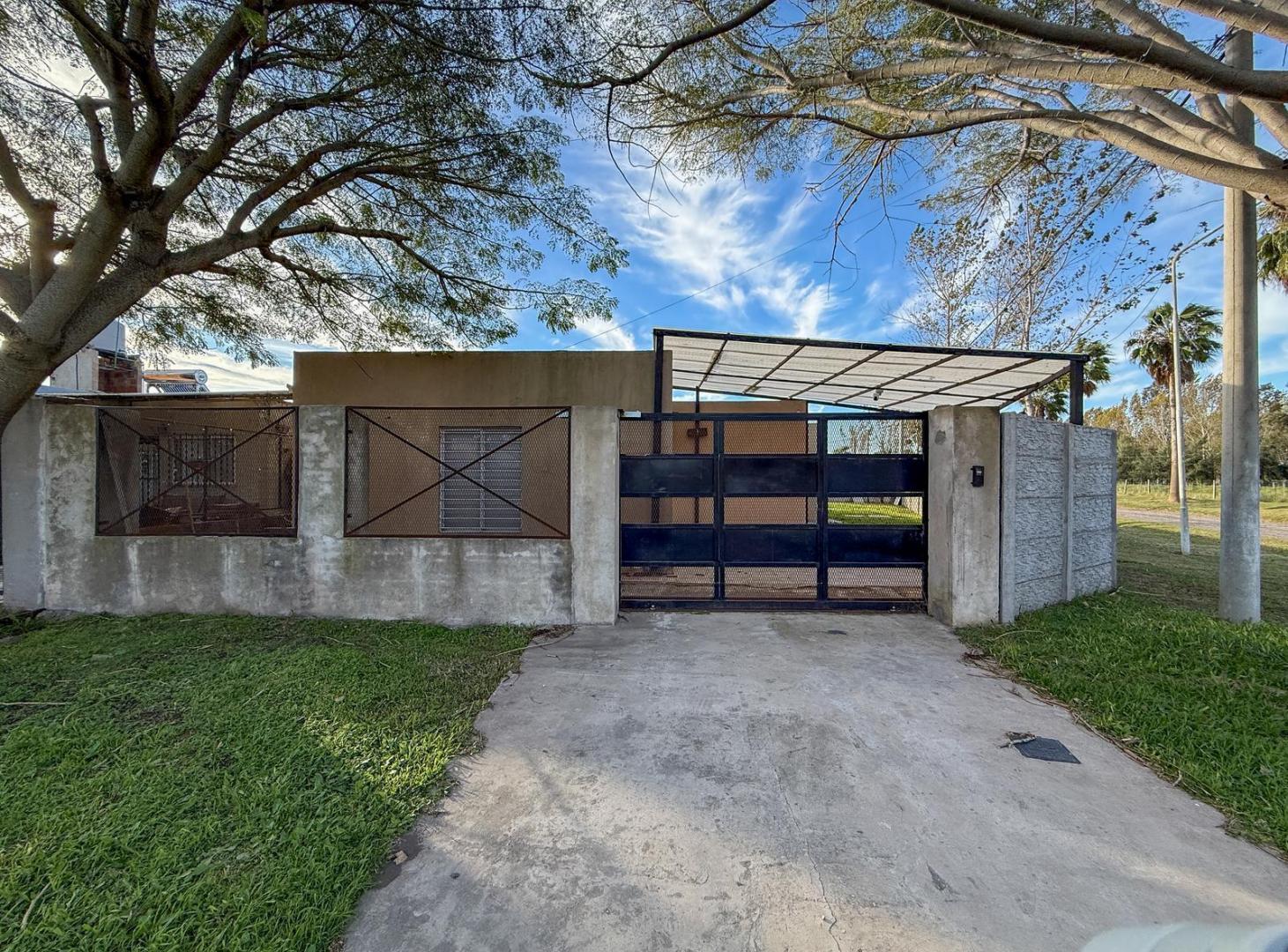 Foto de Venta casa Steel Framing de 2 dormitoritos con pileta y cochera barrio Campiña de Piñero, imagen 2