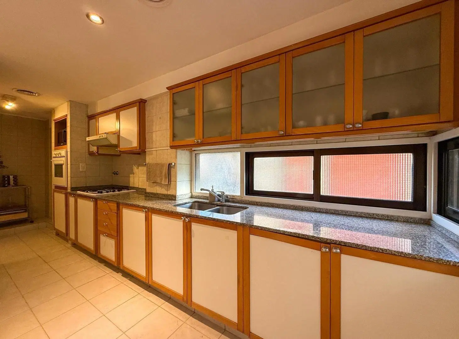 Venta departamento de 3 dormitorios con balcón zona Rio, Rosario 8
