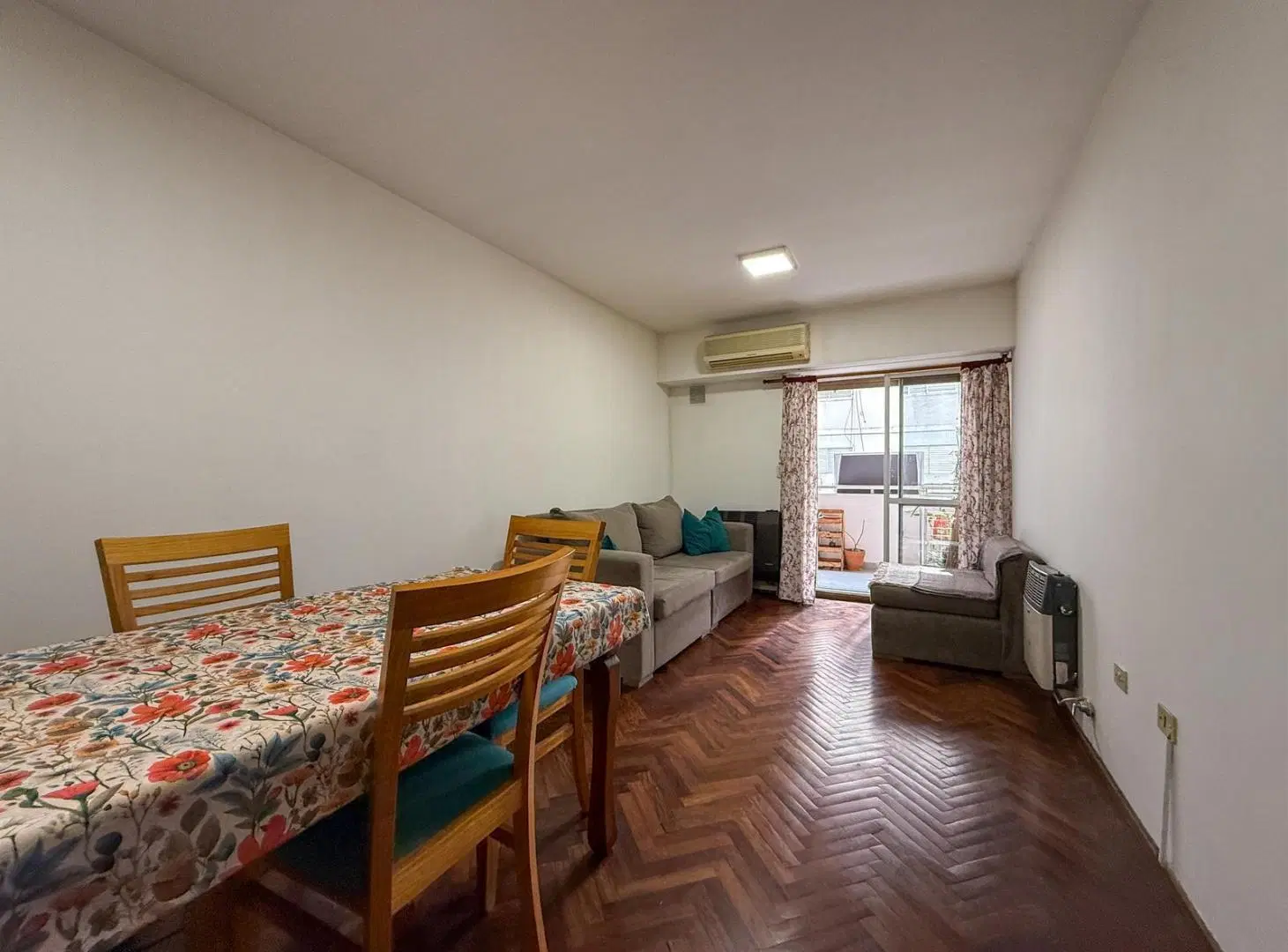 Venta departamento de 3 dormitorios, balcón y cochera, zona Rio, Rosario 2