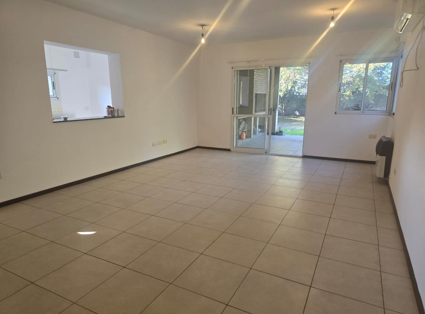 Foto de Alquiler Casa de 3 dormitorios en Campos de Esther, imagen 1