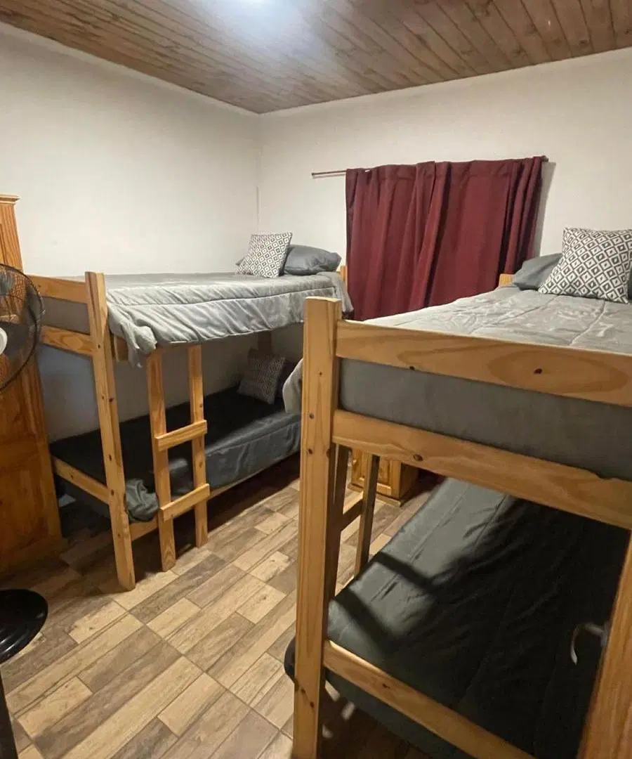 Venta casa de 2 dormitorios con pileta y jardín Los Carrizales, Clarke, Santa Fe 5