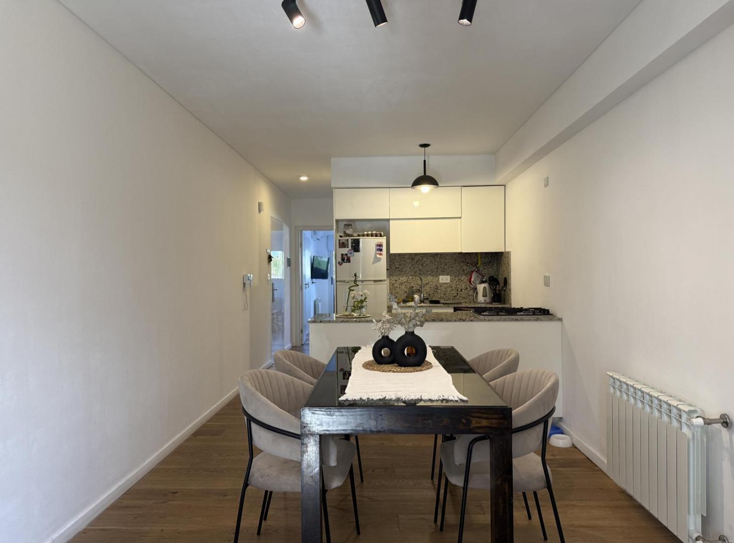 Foto de Venta departamento 1 dormitorio con balcón y cochera amenities barrio, imagen 3
