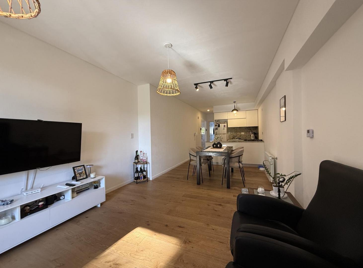 Foto de Venta departamento 1 dormitorio con balcón y cochera amenities barrio, imagen 2