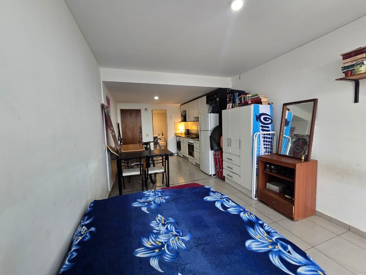Foto de Venta departamento monoambiente con balcón, barrio República de la, imagen 3