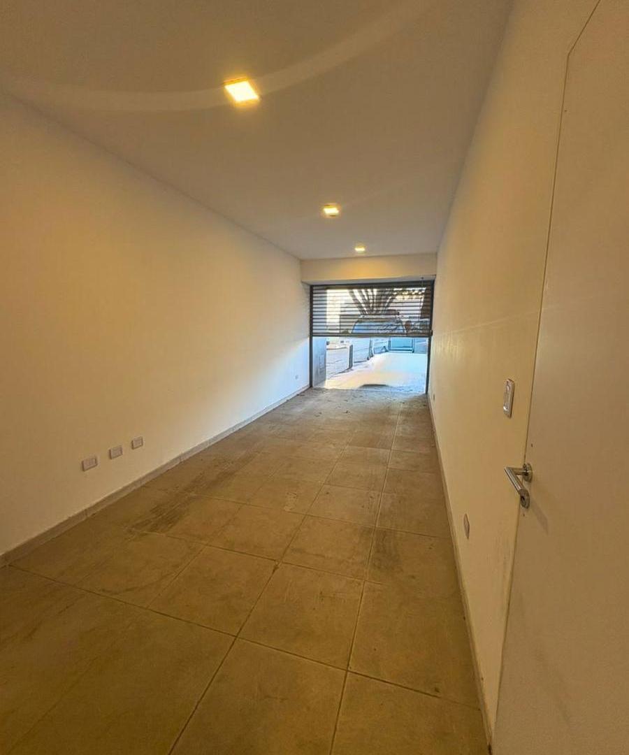 Foto de Venta local comercial a la calle en barrio Echesortu, Rosario, imagen 1