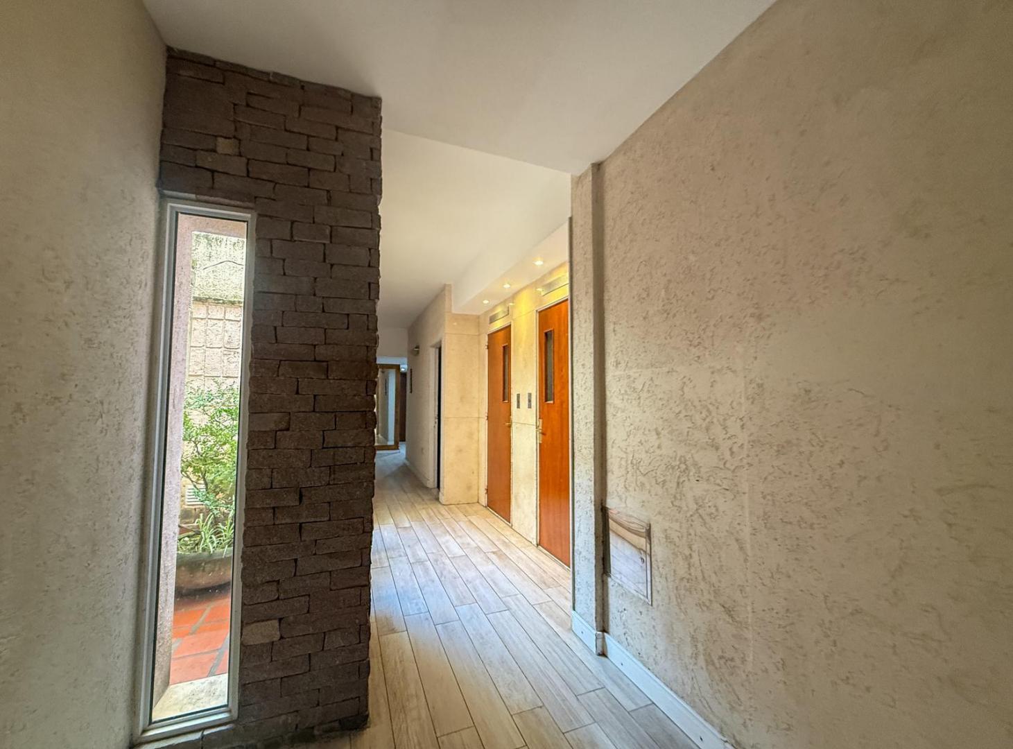 Foto de Venta departamento de 1 dormitorio con balcón zona Centro, Rosario, imagen 2