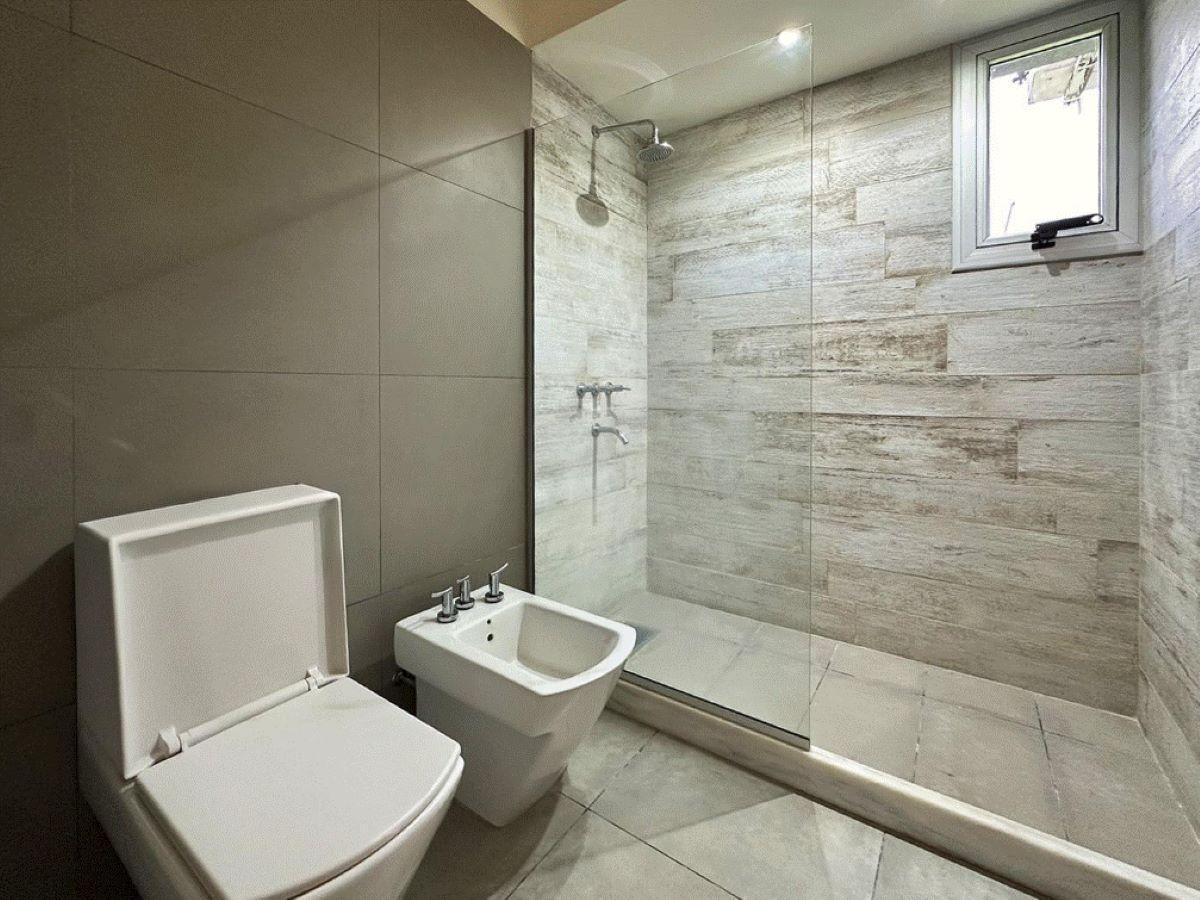 Foto de Venta/permuta casa de 1 dormitorio comodín con cochera, jardín y, imagen 4