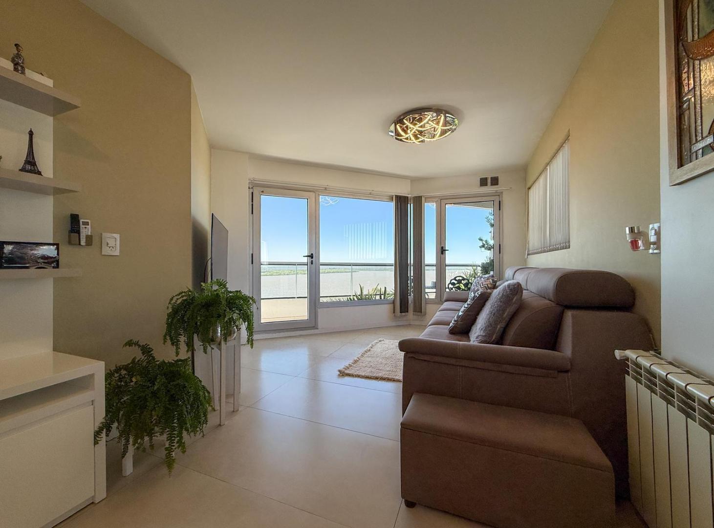 Foto de Venta departamento piso exclusivo de 2 dormitorios con vista al Rio y, imagen 4