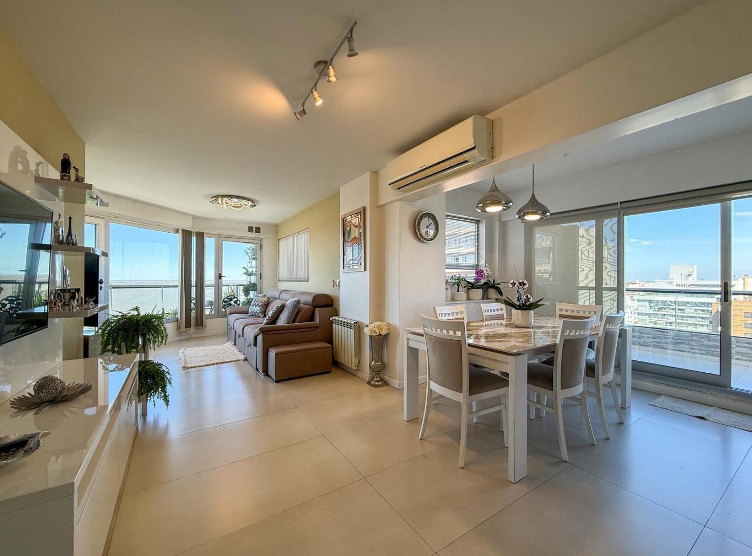 Foto de Venta departamento piso exclusivo de 2 dormitorios con vista al Rio y, imagen 2