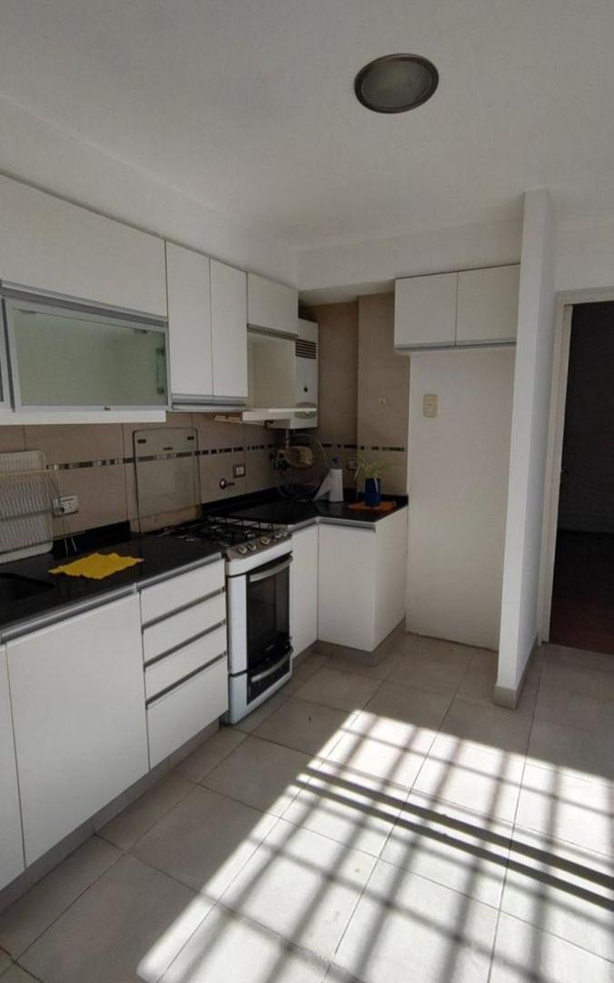Foto de Venta departamento de pasillo en PH de 2 dormitorios con terraza barrio, imagen 3