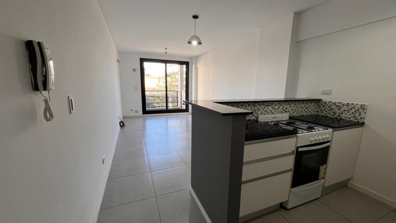 Foto de Alquiler departamento monoambiente en barrio Echesortu, Rosario, imagen 2