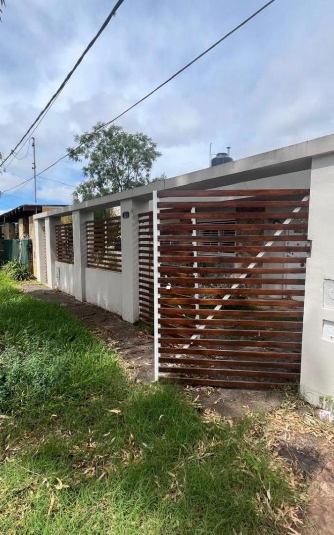 Foto de Venta casa de 2 dormitorios+ comodín y pileta. Los Solares, Zona 4, imagen 3