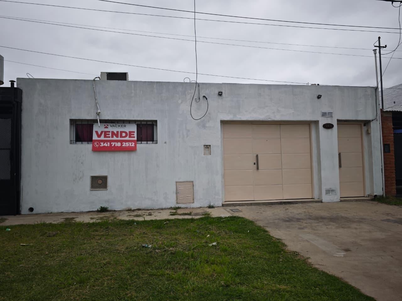 Foto de Venta casa de 2 dormitorios con patio y cochera Granadero Baigorria, imagen 3