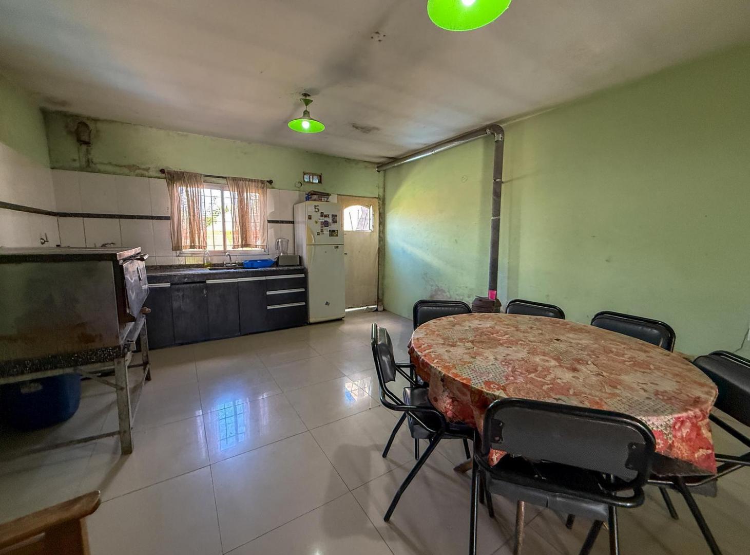 Foto de Venta casa de 2 dormitorios con patio y cochera Granadero Baigorria, imagen 5