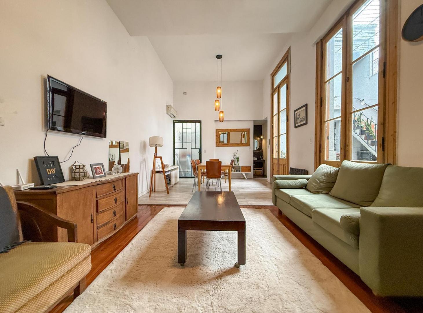 Foto de Venta casa remodelada de 3 dormitorios comodín barrio Pichincha, imagen 2
