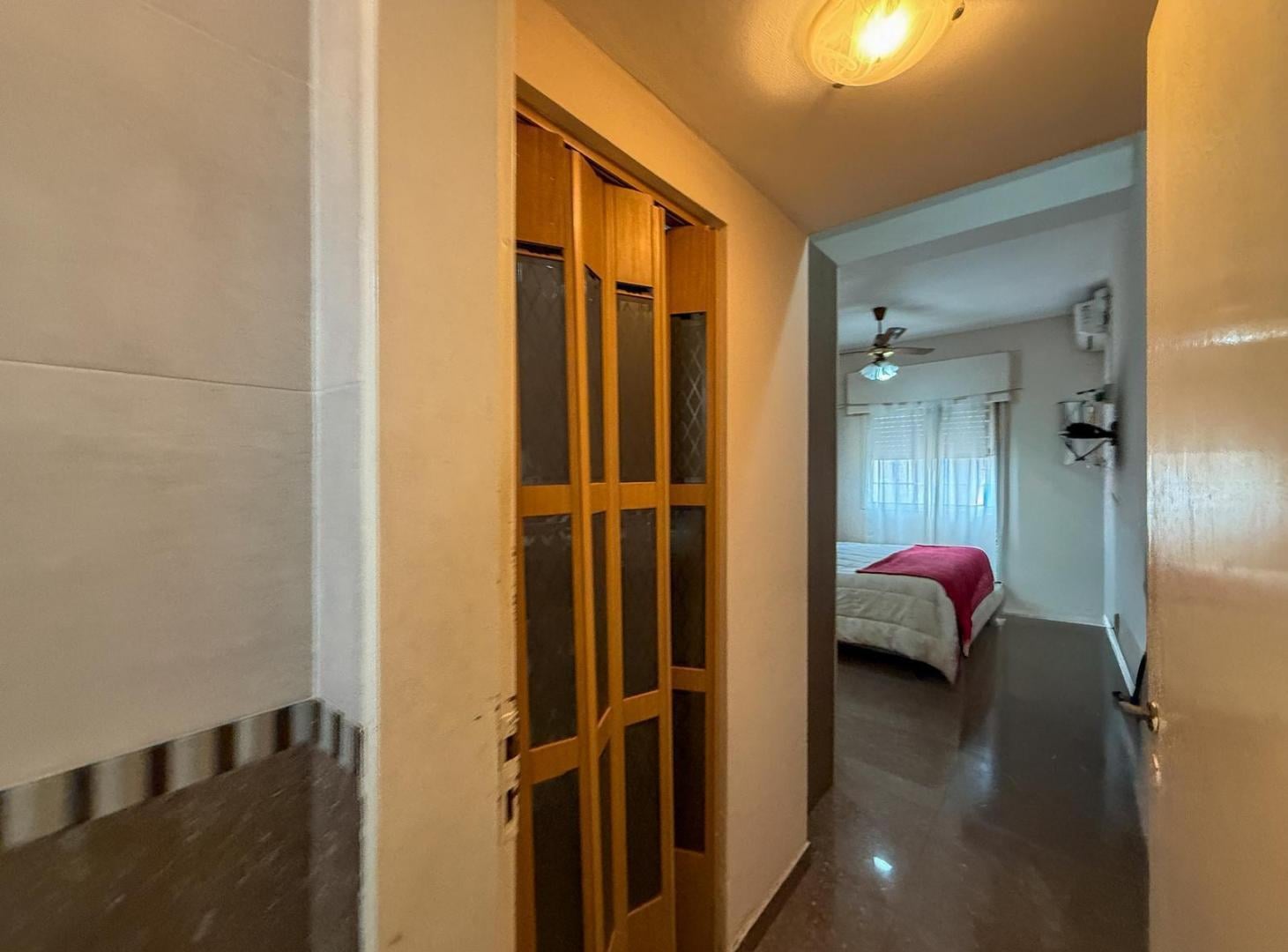 Foto de Venta casa de 2 plantas con 4 dormitorios, patio y terraza en Zona, imagen 2
