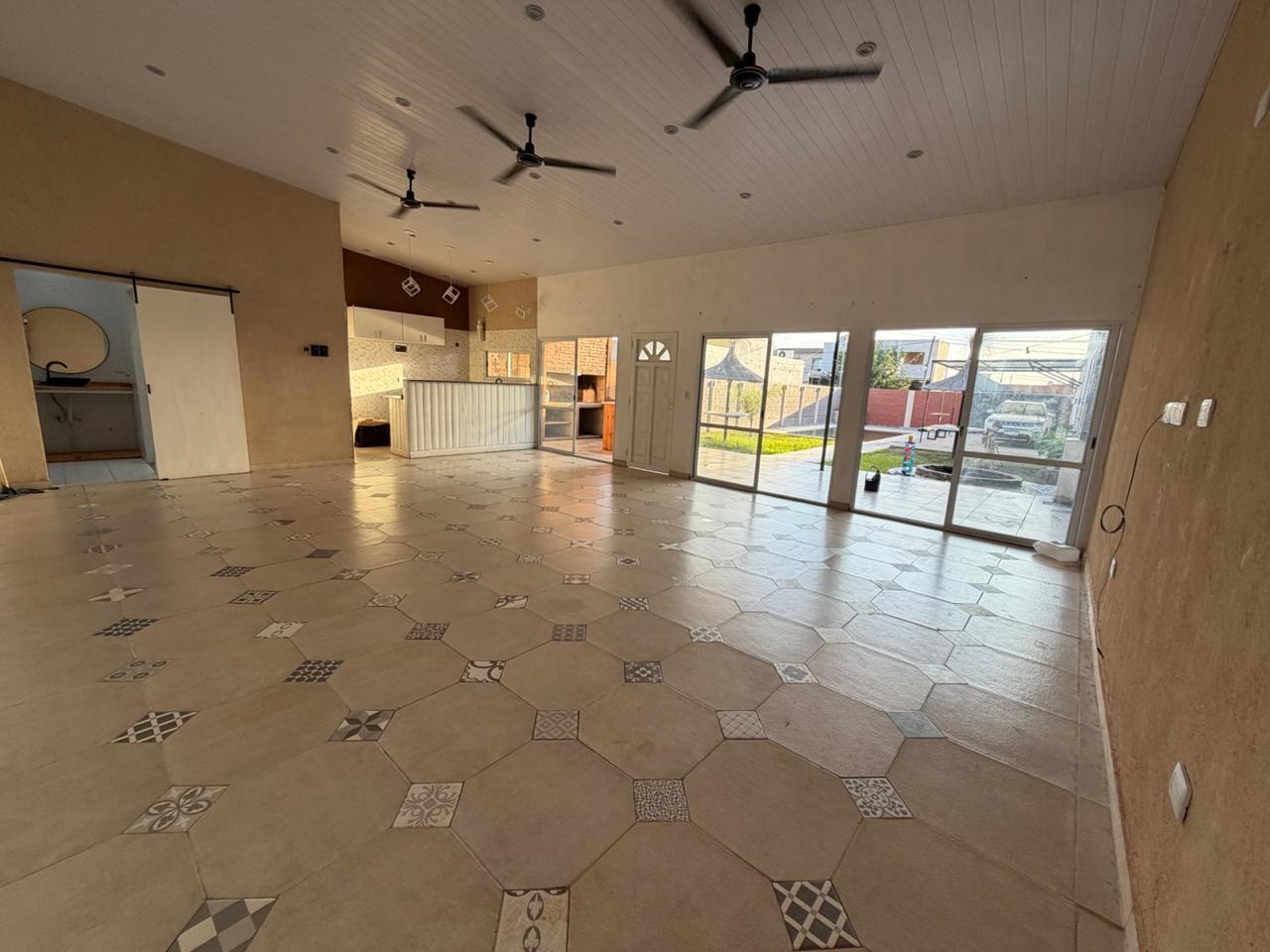 Foto de Venta casa con jardín, pileta y quincho en barrio Lomas de Alicia, imagen 5