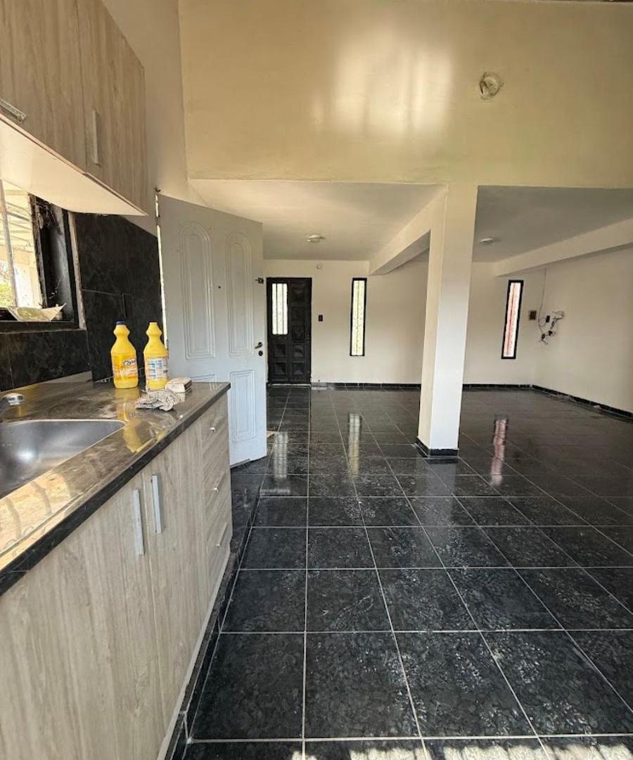 Foto de Venta casa con amplio dormitorio divisible con jardín y pileta, Pueblo, imagen 5