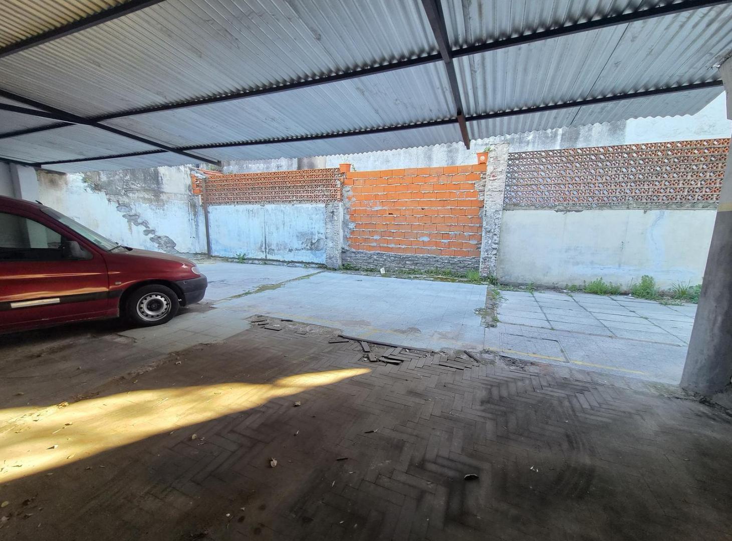 Foto de LOTE DE TERRENO CON CUATRO COCHERAS CUBIERTAS. IDEAL PARA INVERSIÓN CON, imagen 5