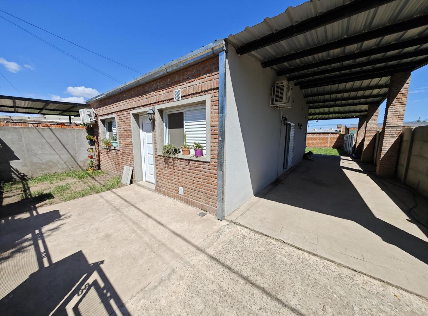 Foto de Venta casa de 2 dormitorios+ cochera Lomas de Alicia, Granadero, imagen 1