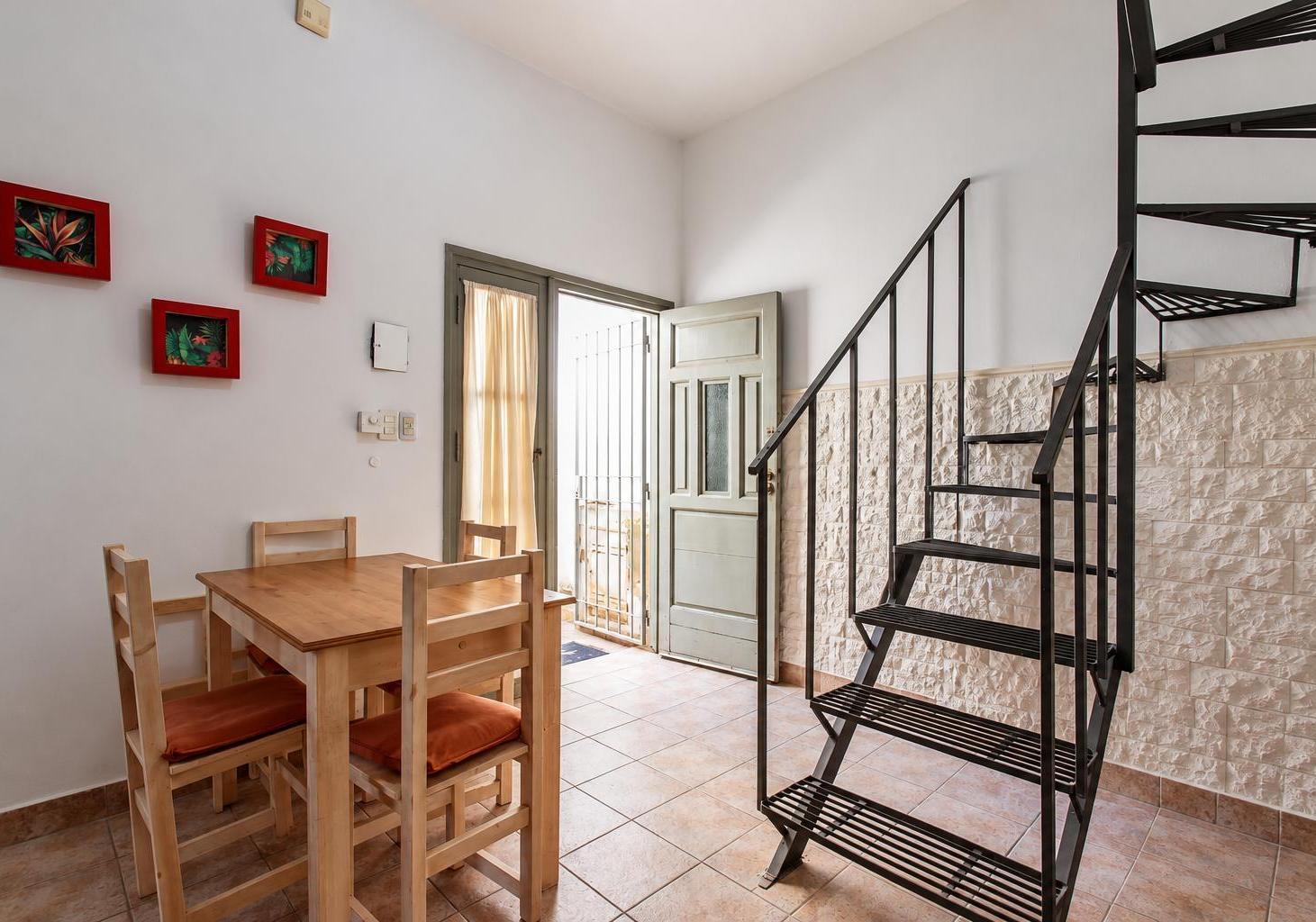 Foto de Venta PH de pasillo a reciclar de 3 dormitorios con patio y terraza, imagen 3
